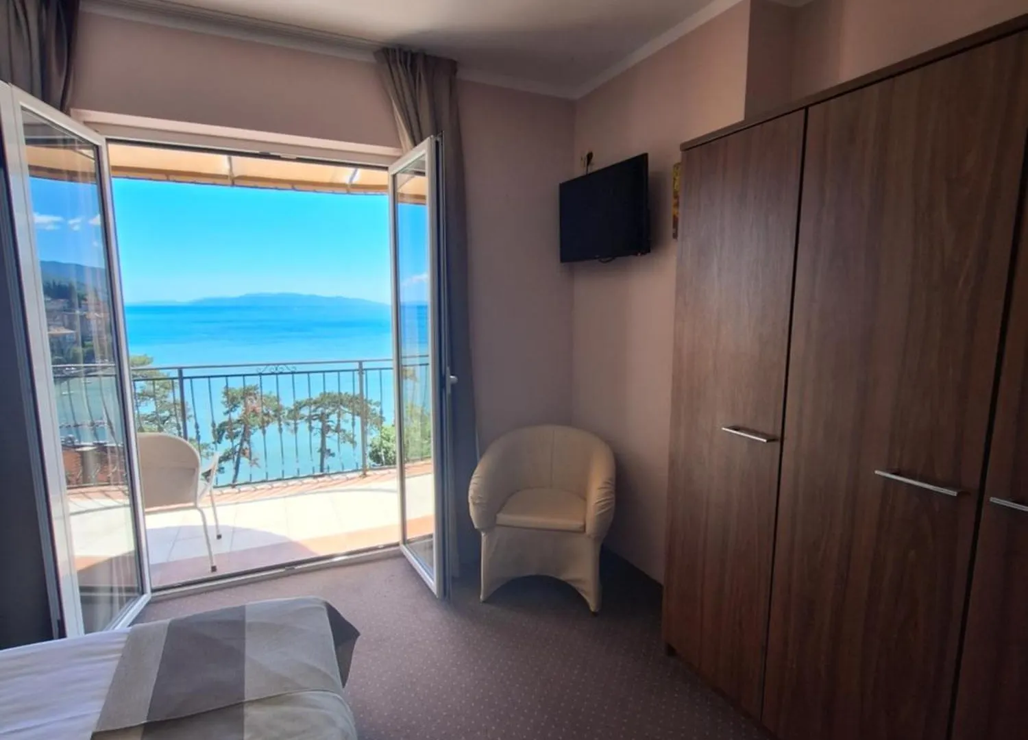Villa Volosko With Private Parking And Breakfast,Seaview Chorwacja