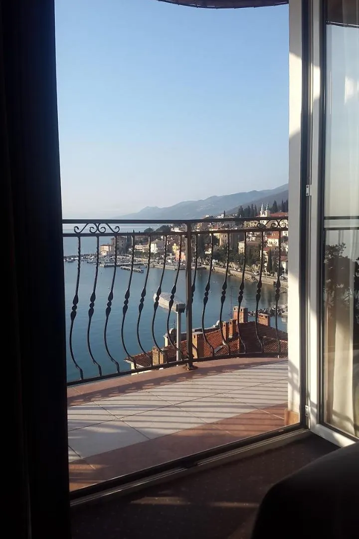 Villa Volosko With Private Parking And Breakfast,Seaview 0*,  Chorwacja